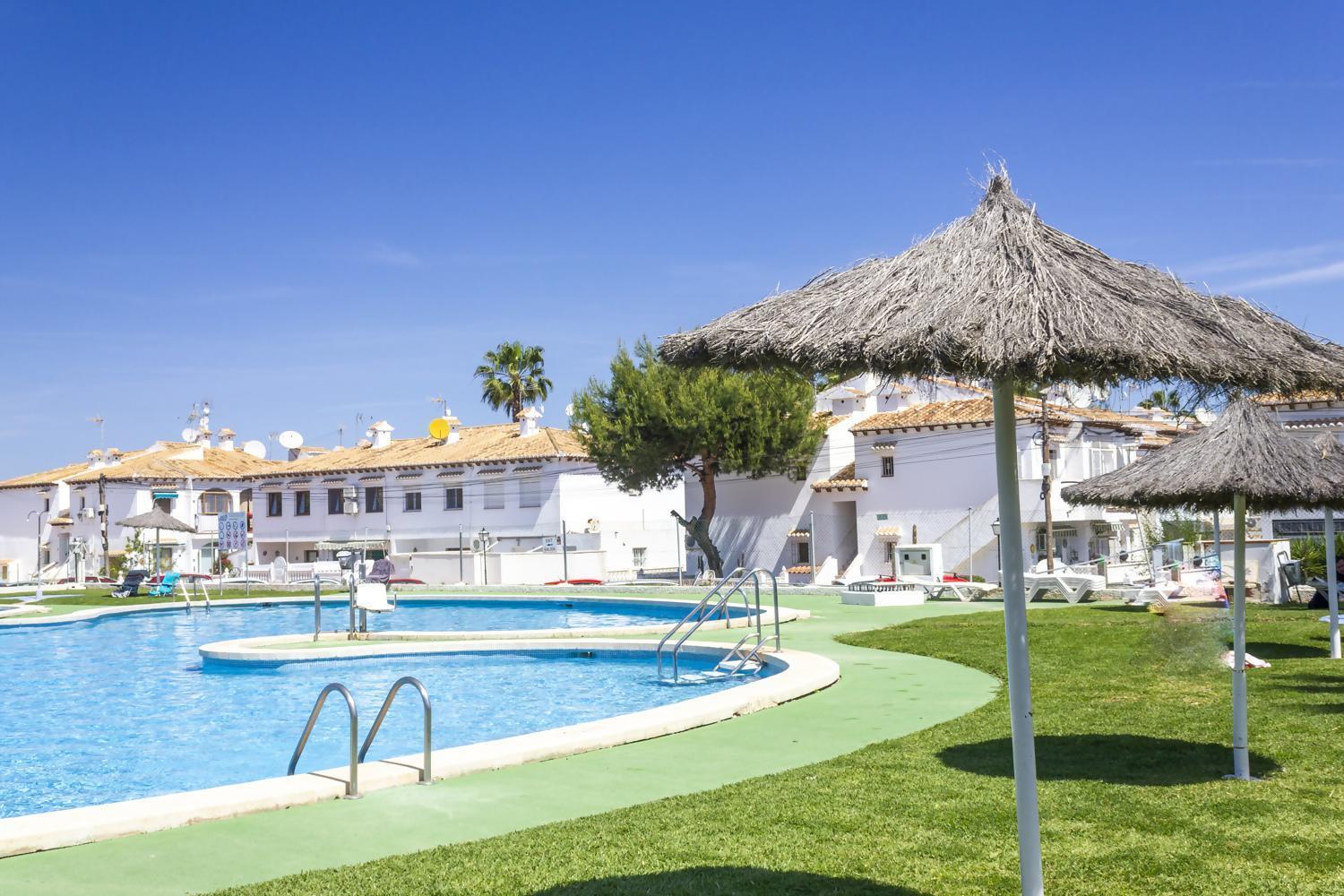 Bungalow Pink Palm Beach Torrevieja Ngoại thất bức ảnh