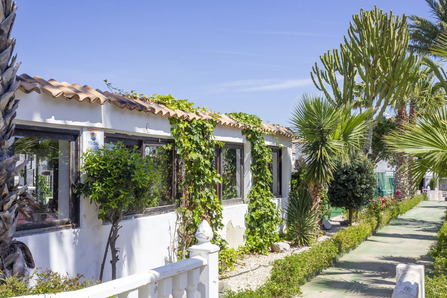 Bungalow Pink Palm Beach Torrevieja Ngoại thất bức ảnh